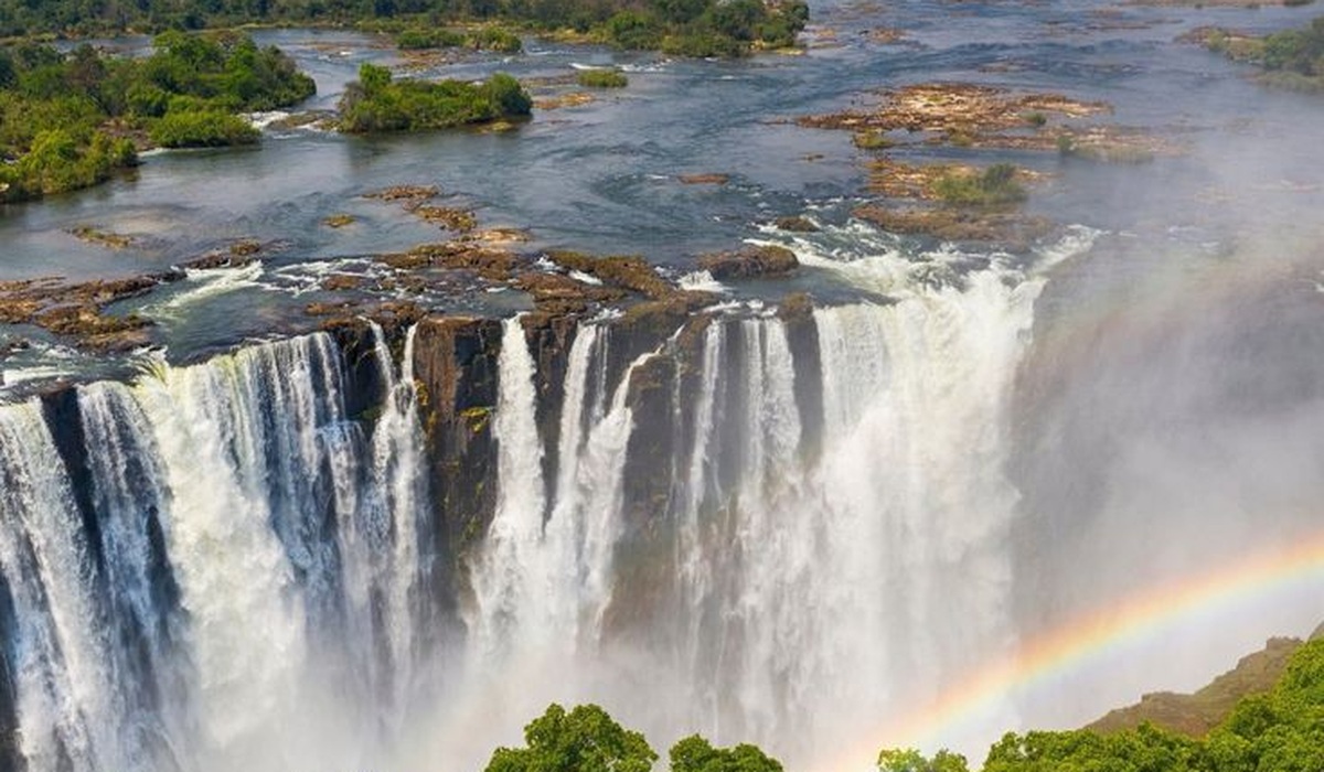 Victoria Falls travel destination